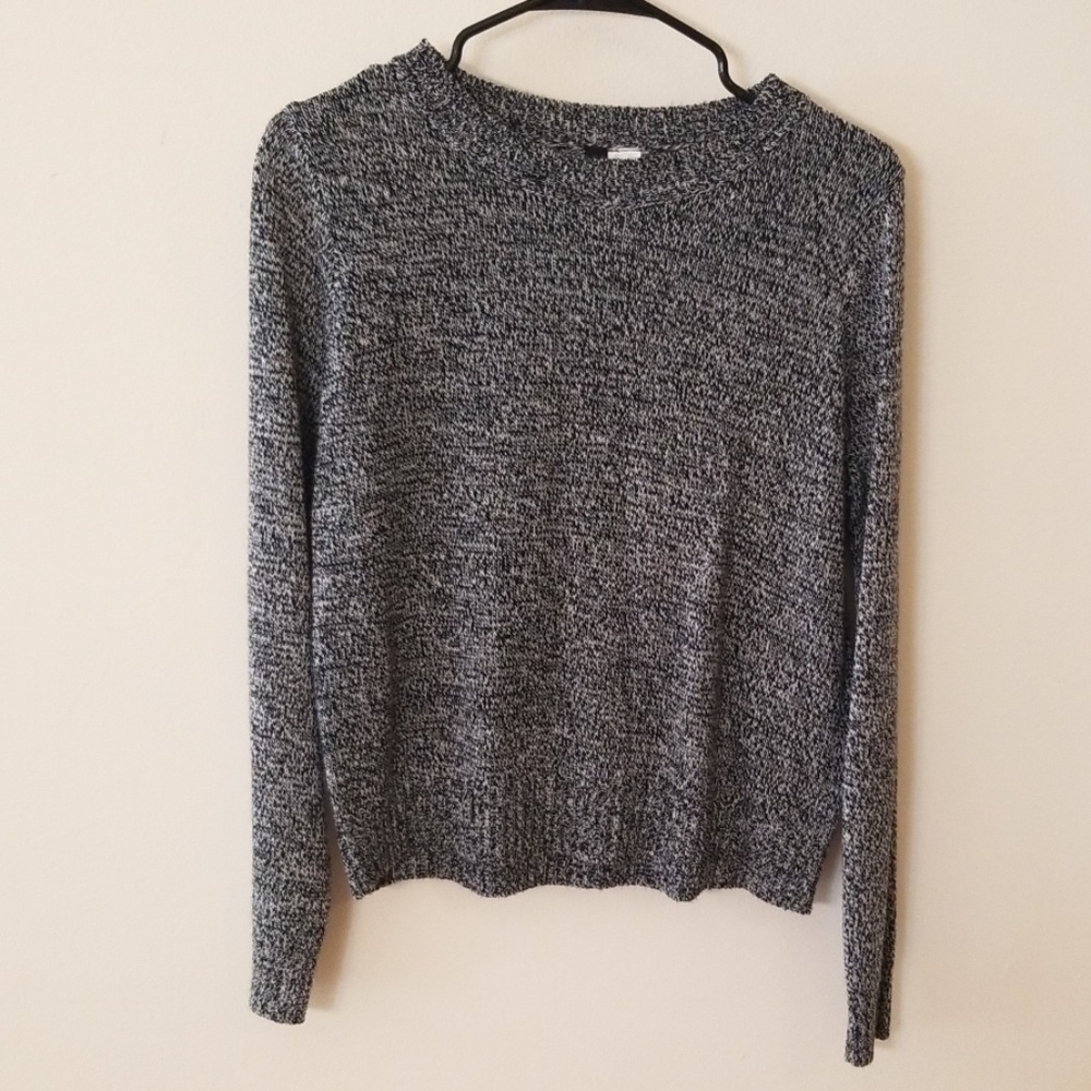 2/$16💎Divided Knit Sweater